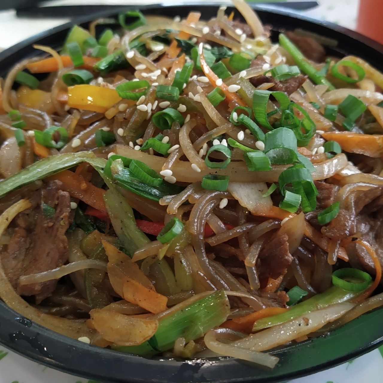 Japchae de res