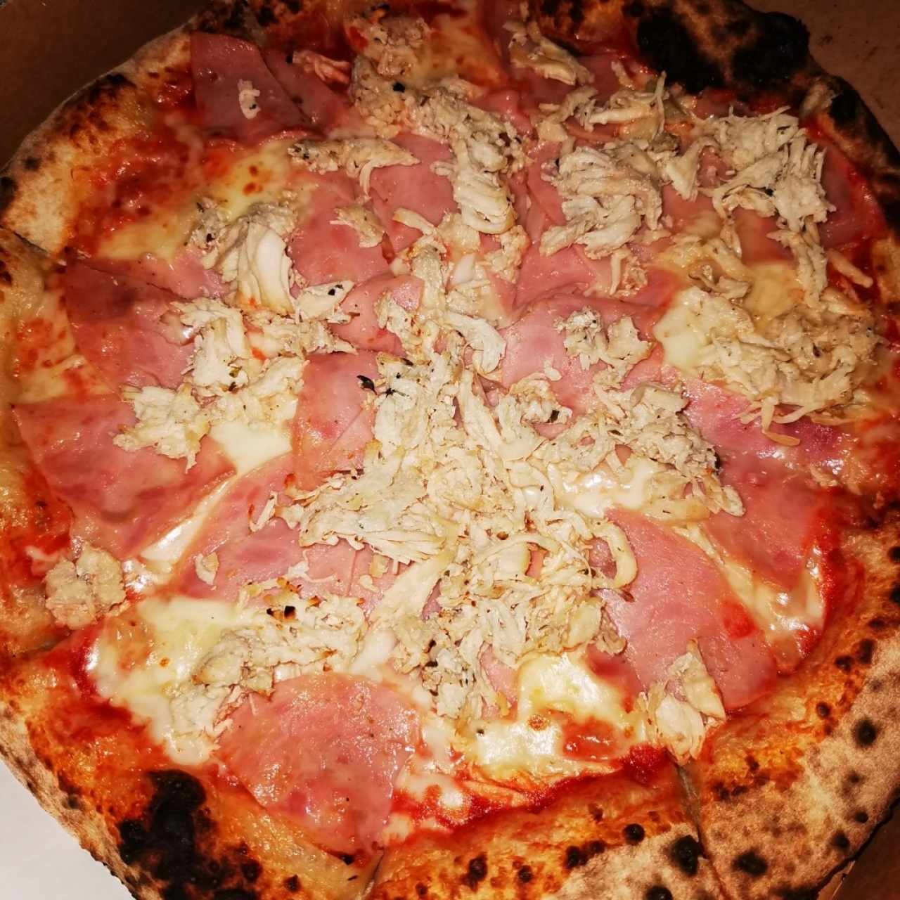 pizza de pollo con jamón