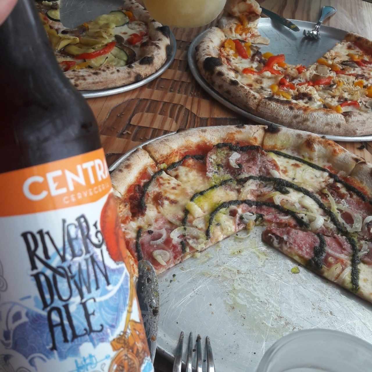 pizzas Varias y cerveza Artesanal