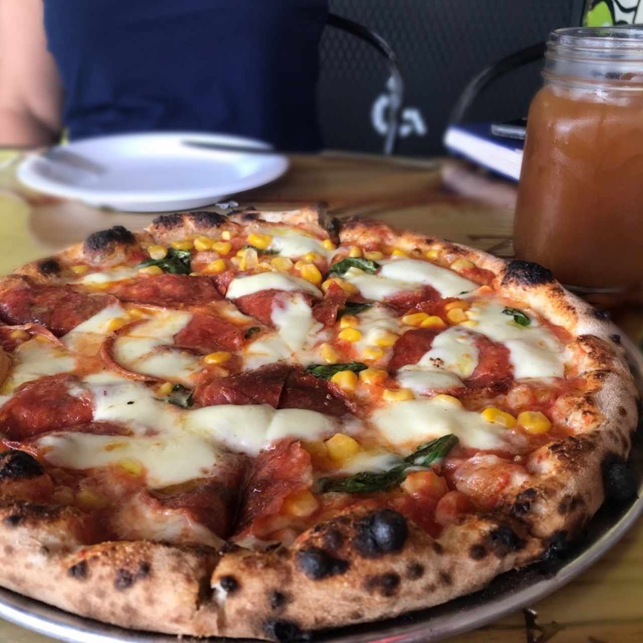 Tia margarita con pepperoni y maiz