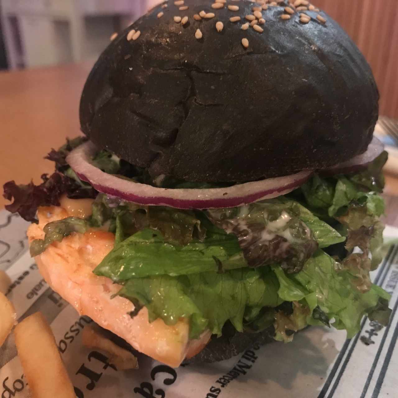 black salmon burguer 