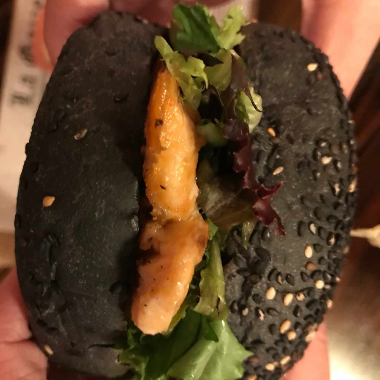 black salmon burguer 