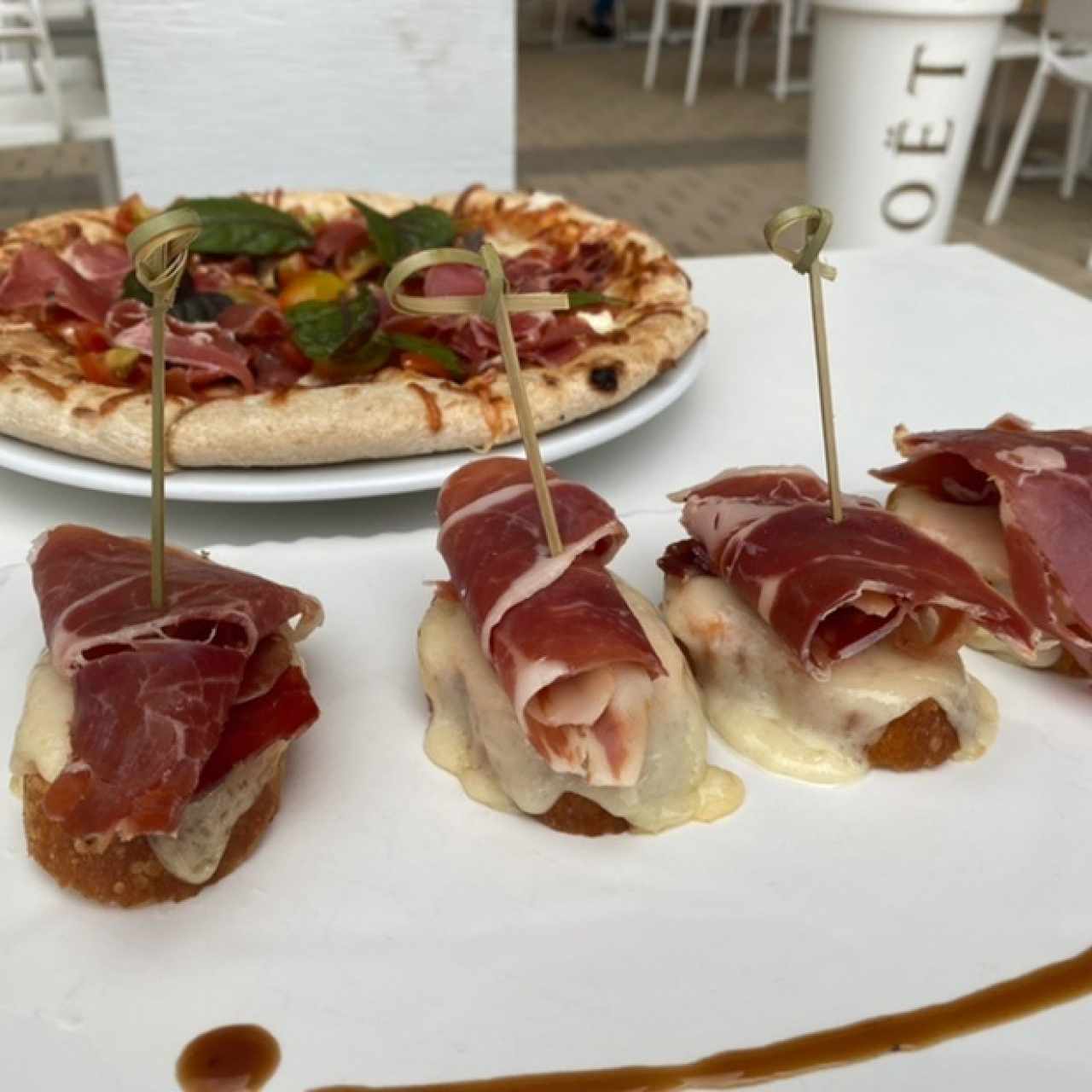 montaditos y pizza iberica