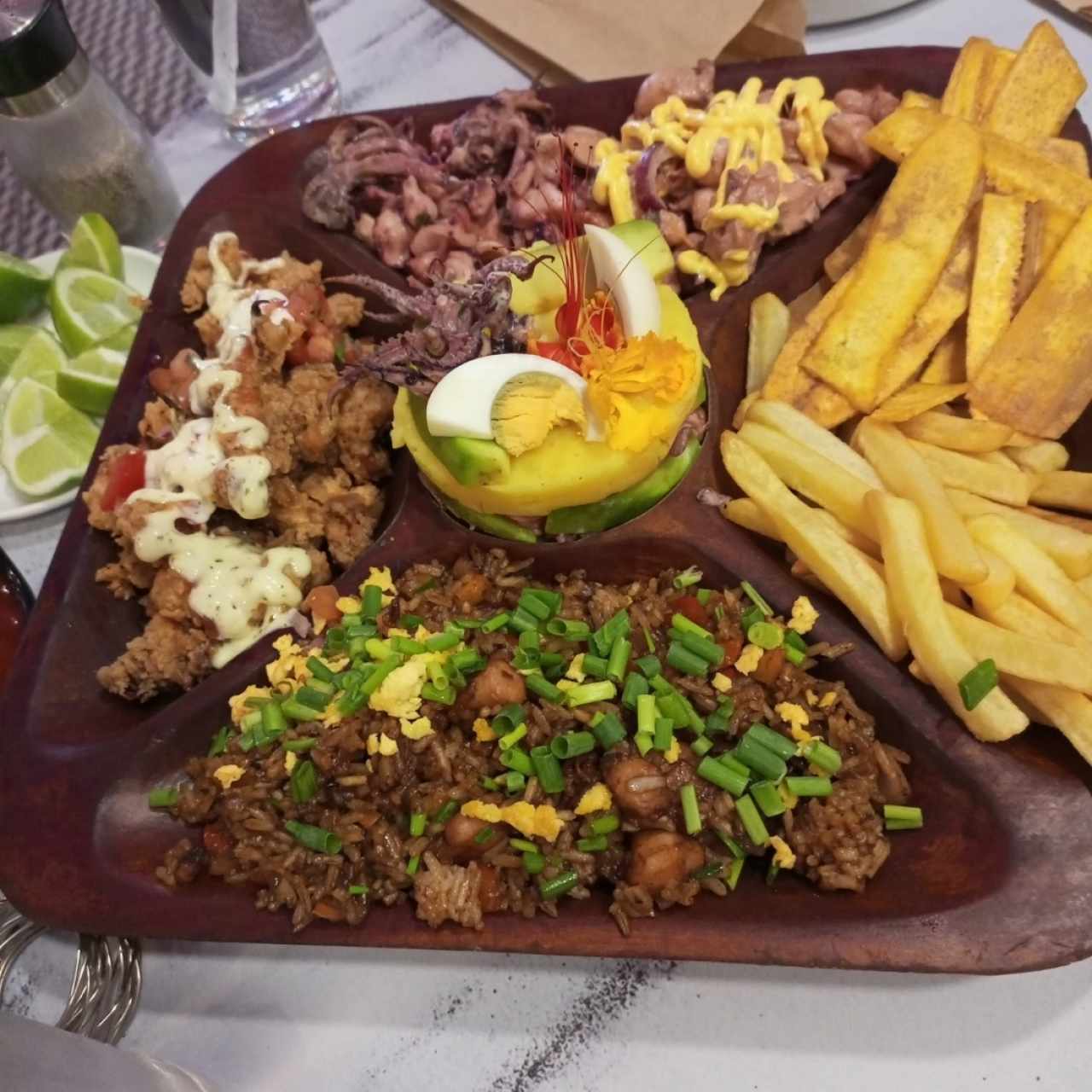 Bandeja cevichería