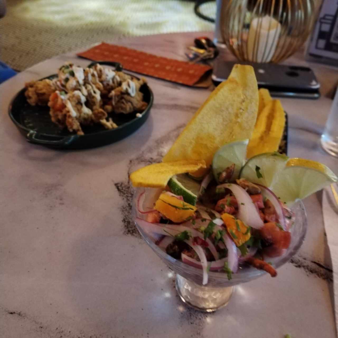 Entradas Ceviche Combinación y Arañitas