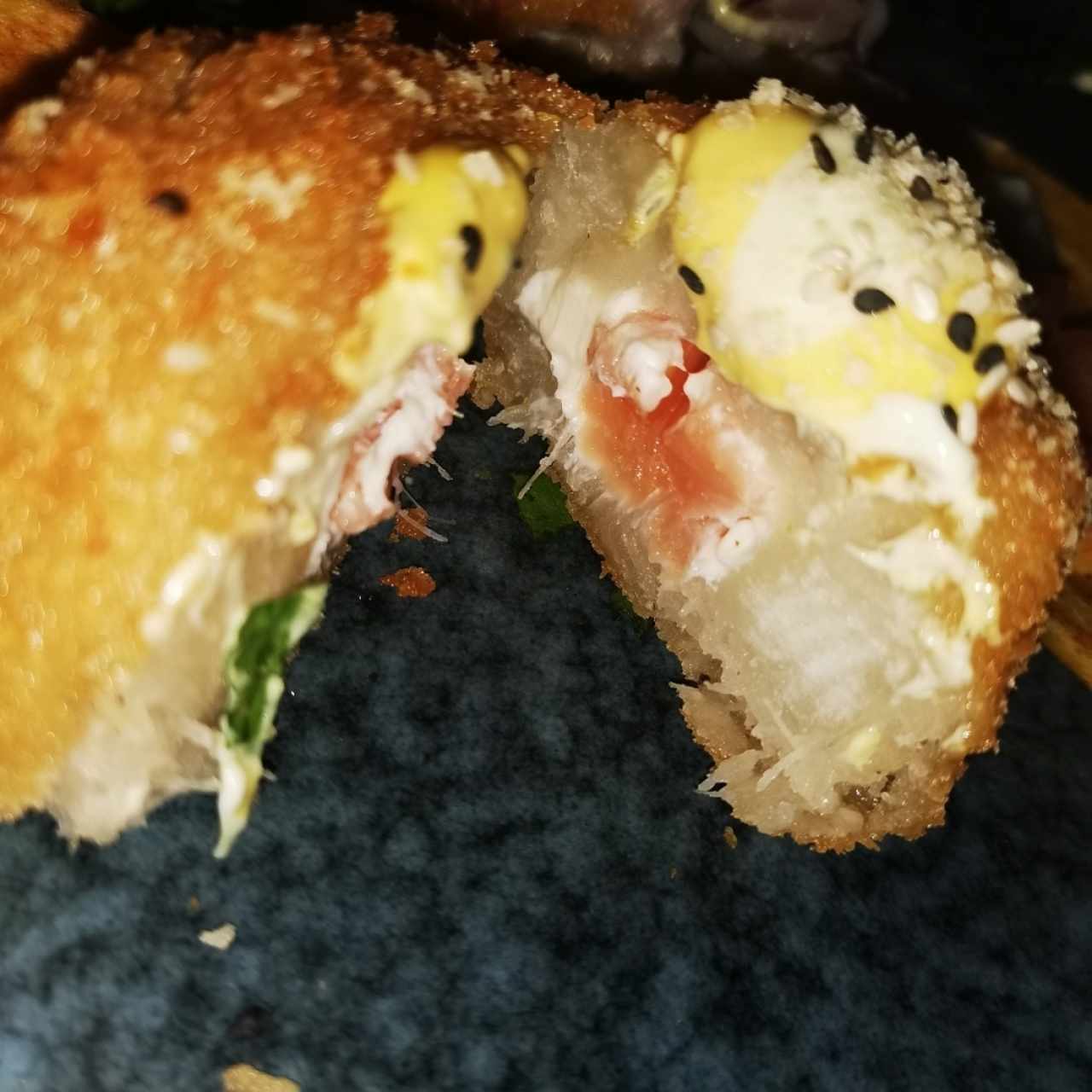 Croquetas de yuca rellena de salmón 