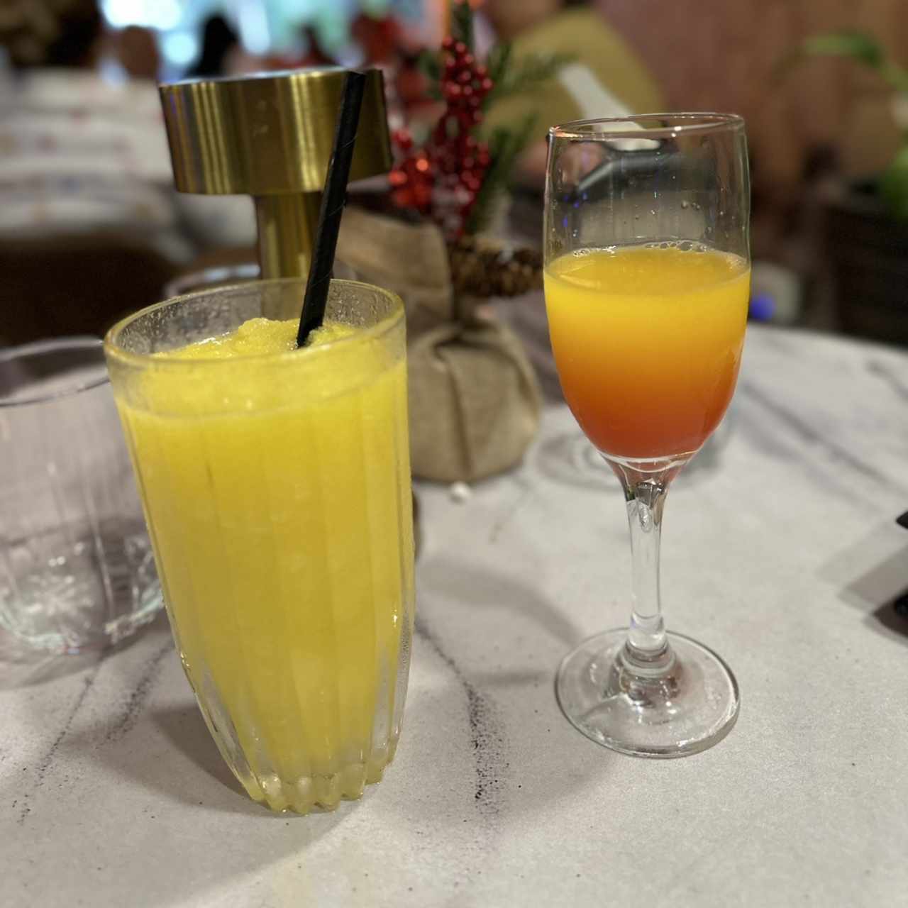 Jugo de marcacuya y coctel 