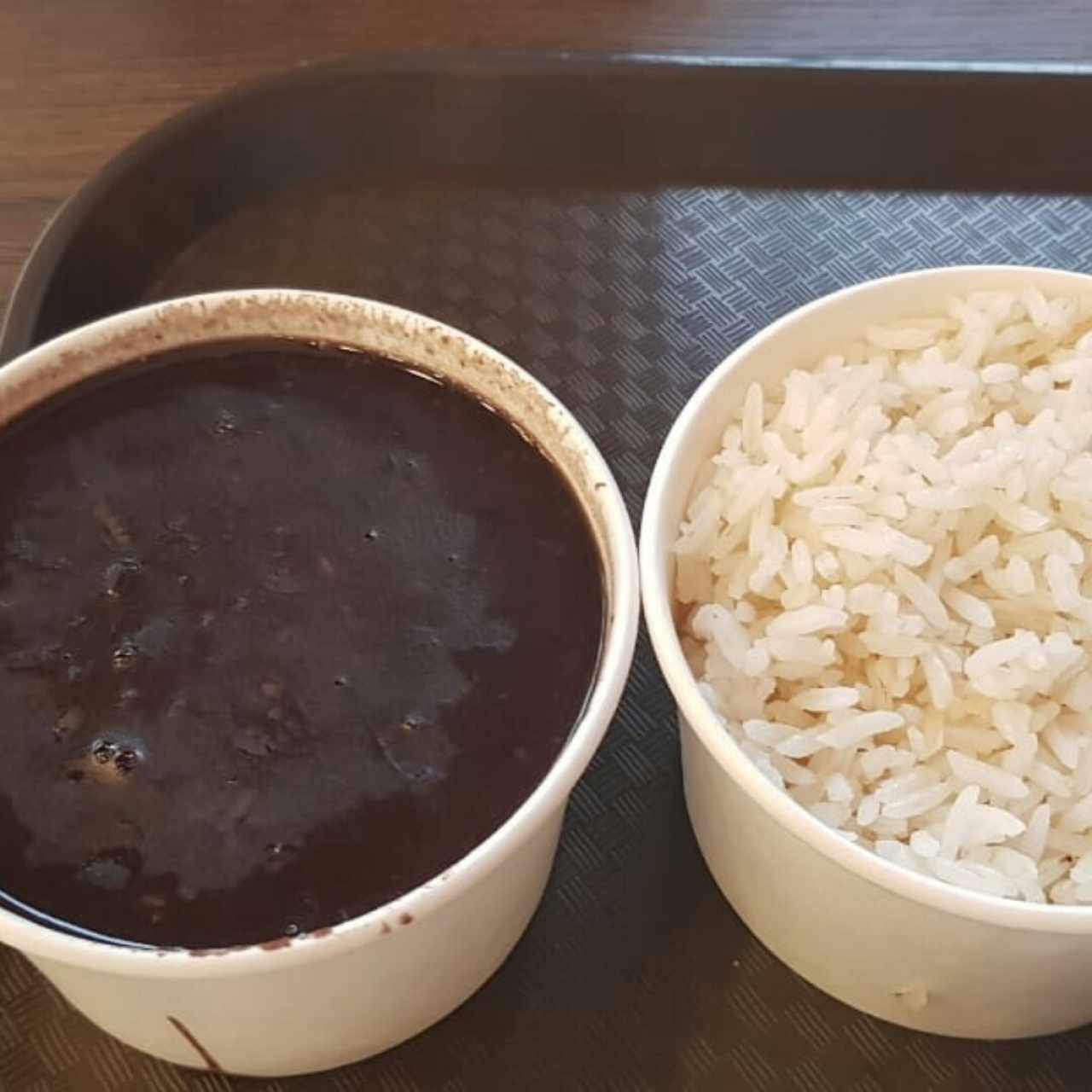 arroz blanco con frijoles 