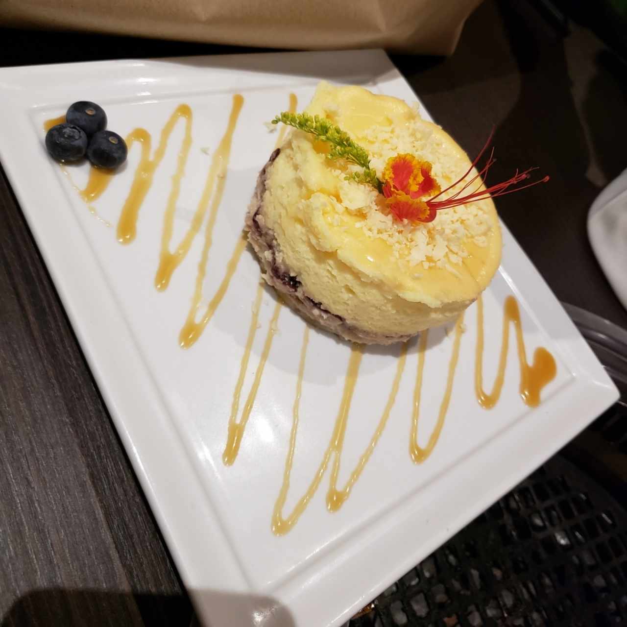 DESERTS - MAGURO CHEESECAKE