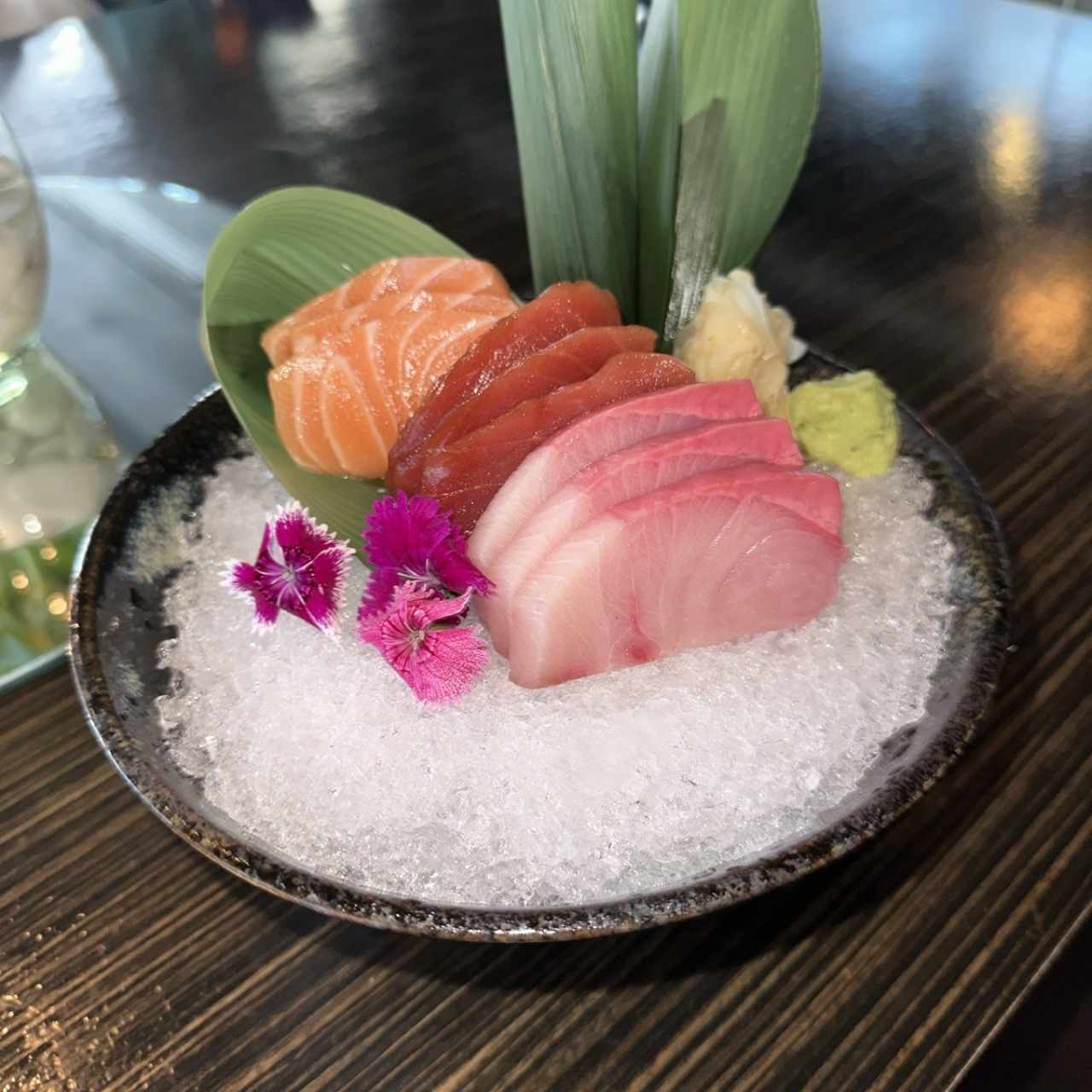 ENTRIES - SASHIMI MIXTO