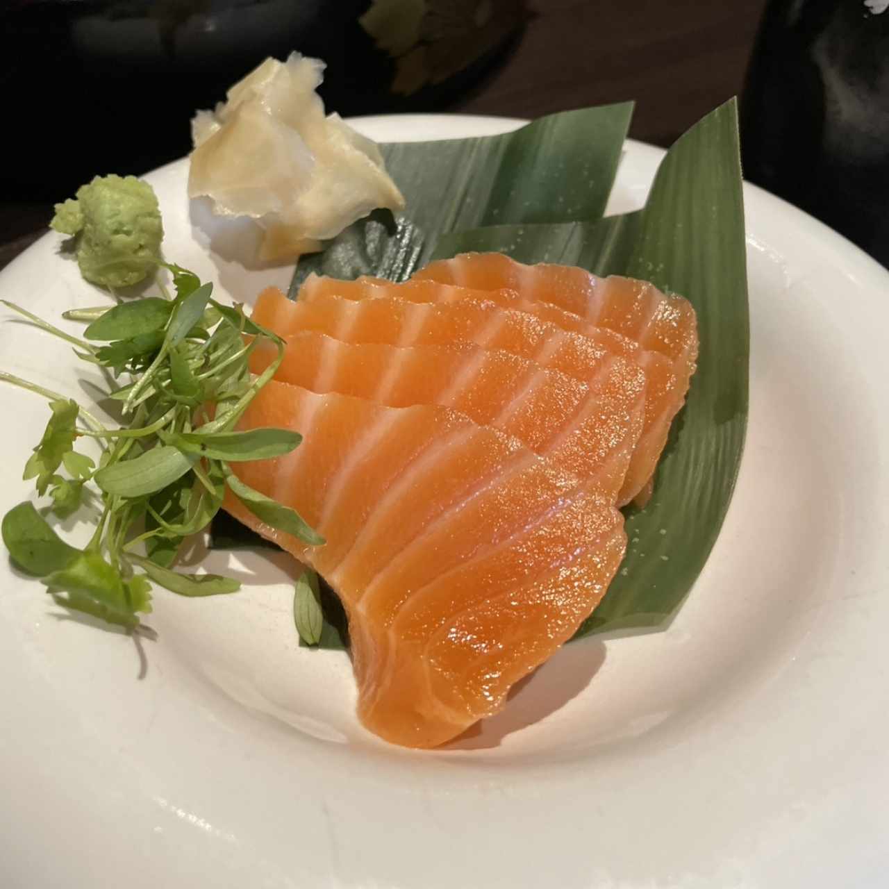 ENTRIES - SASHIMI DE SALMON