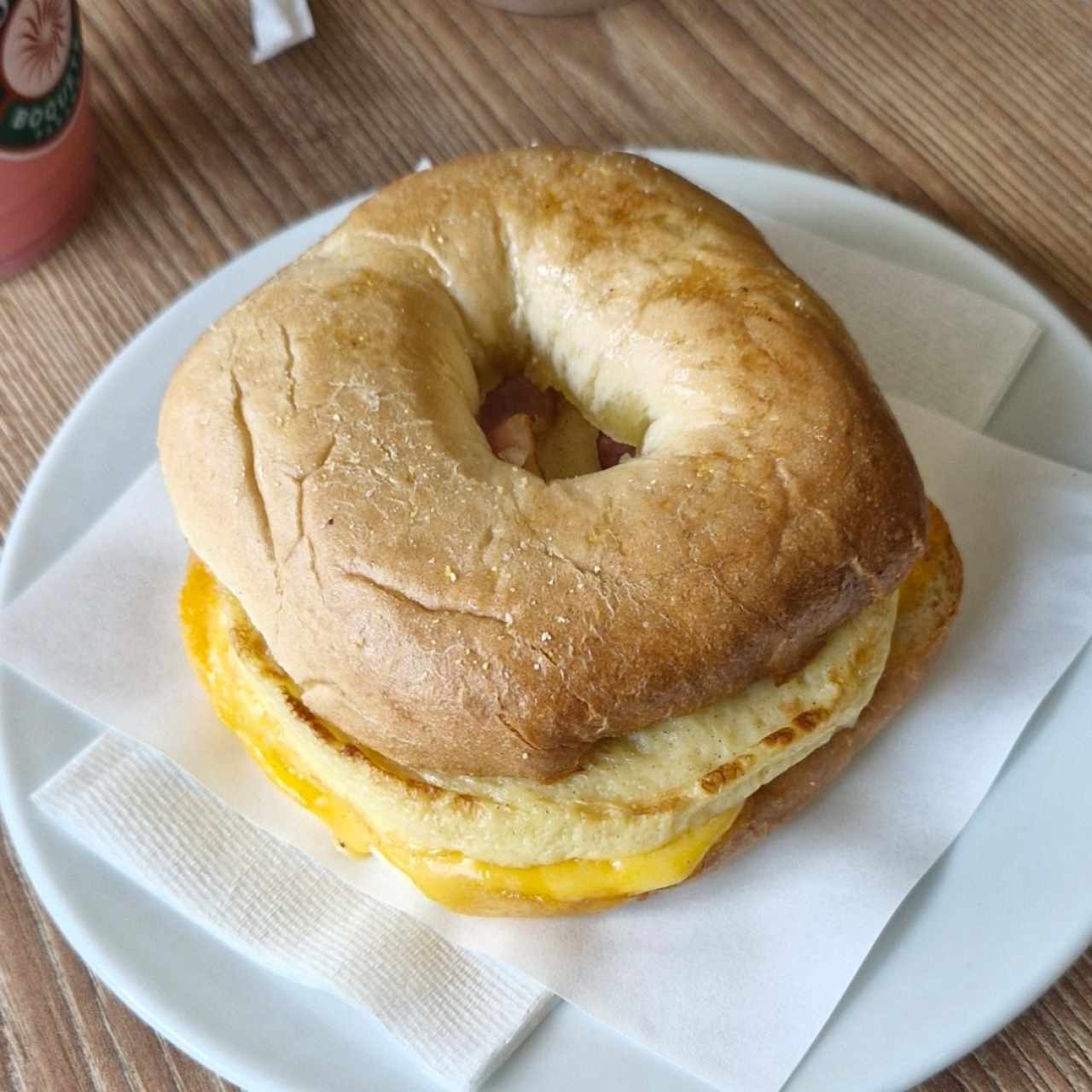 PASTELERÍA SALADA - Bagel de Huevo