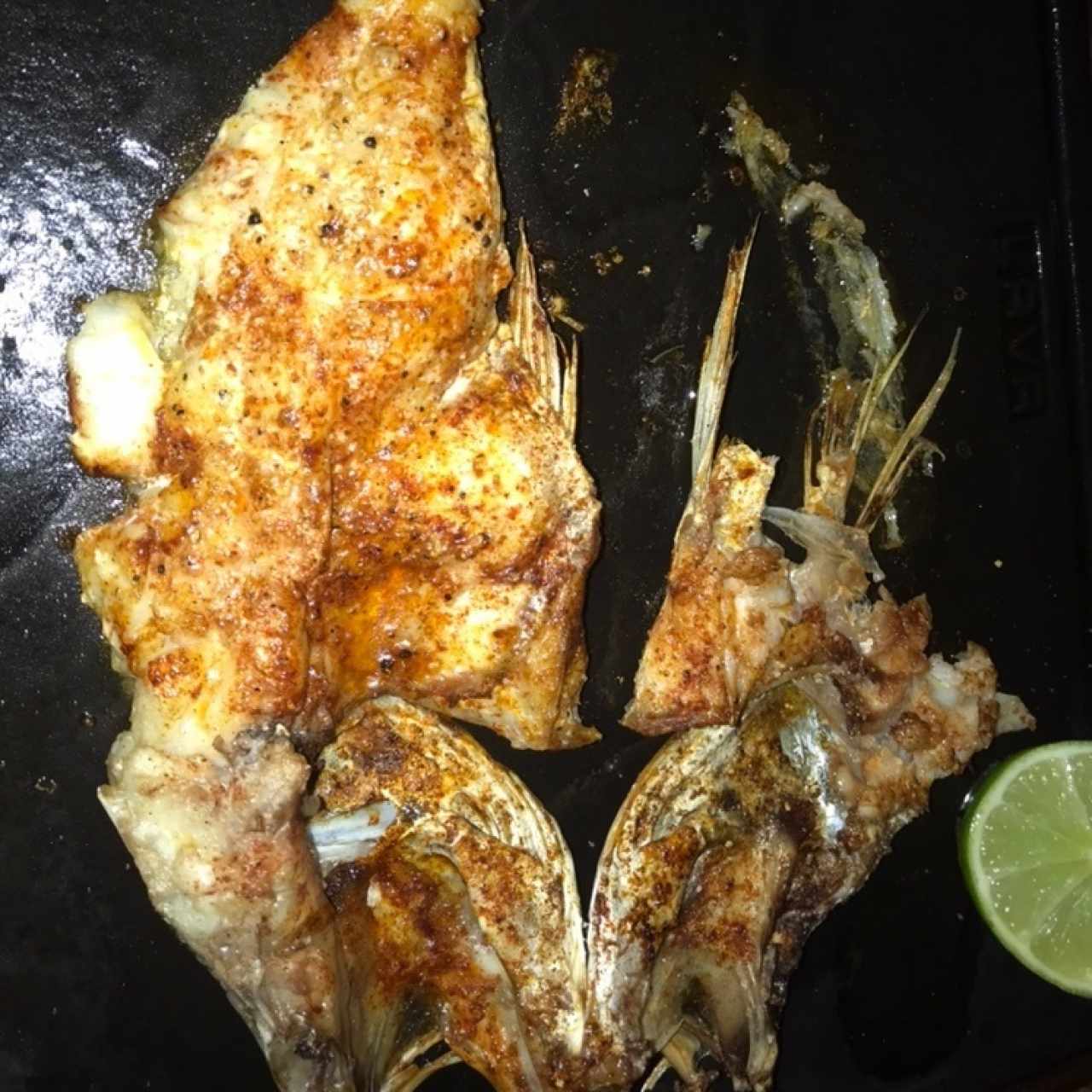 PESCADO ENTERO A LA BRASA