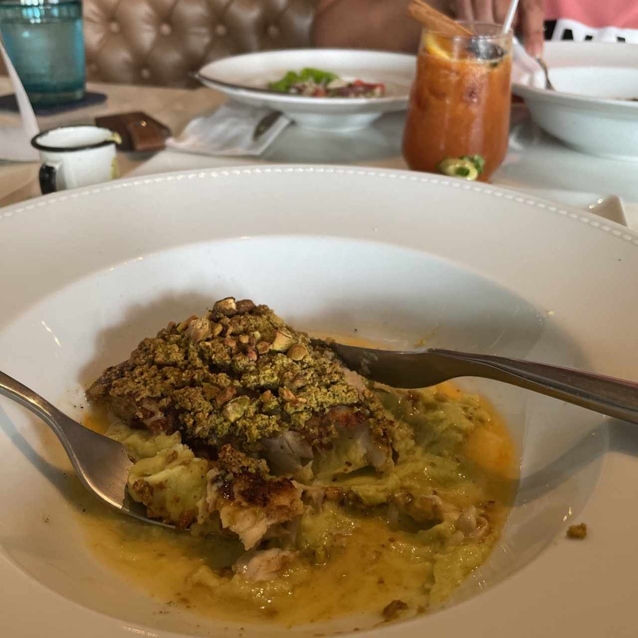 Corvina con costra de pistacho