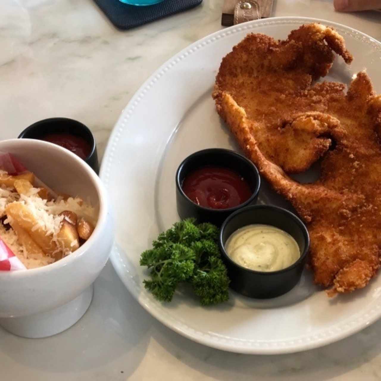 Milanesa de Pollo con Papas trufadas