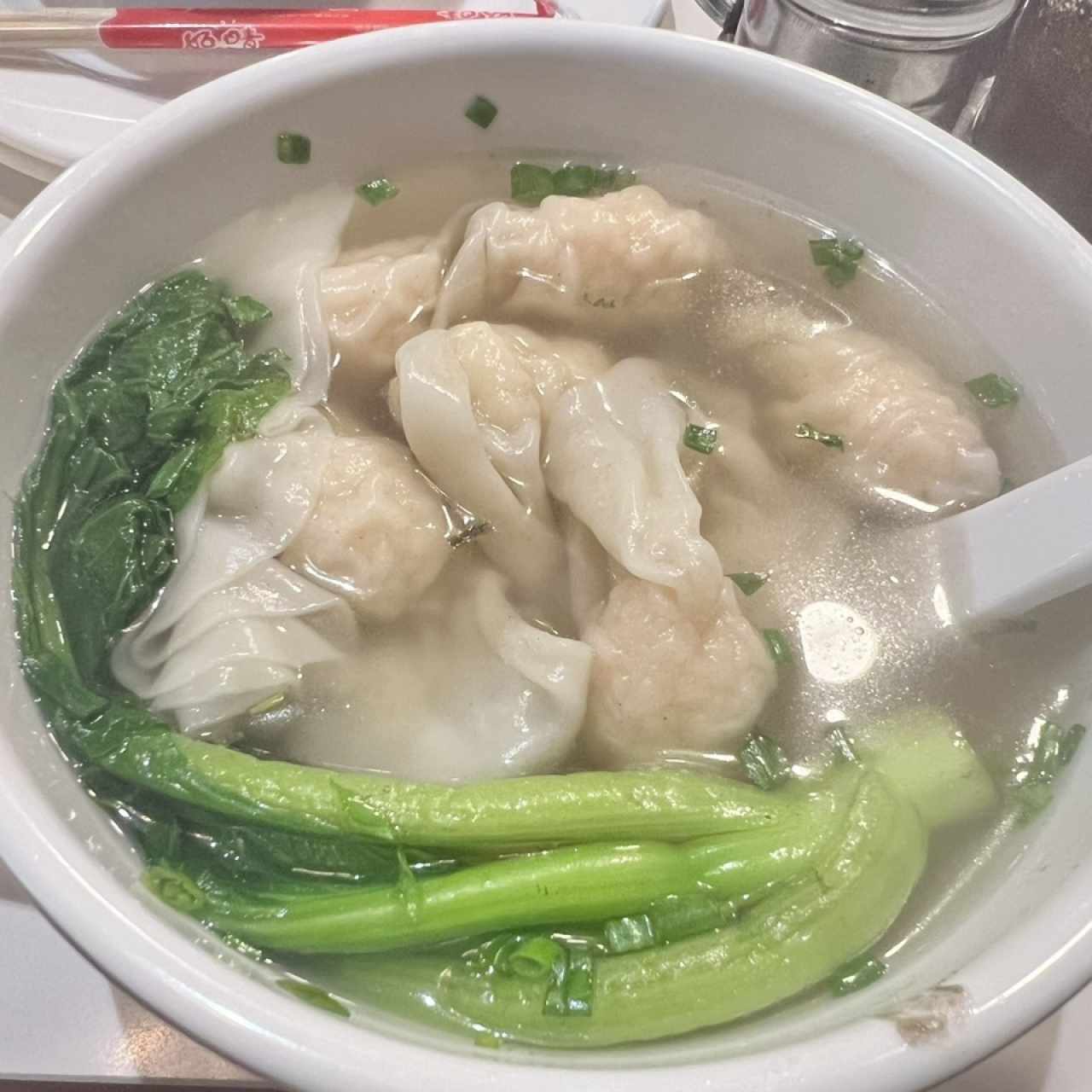 SOPA DE WANTON DE CAMARONES