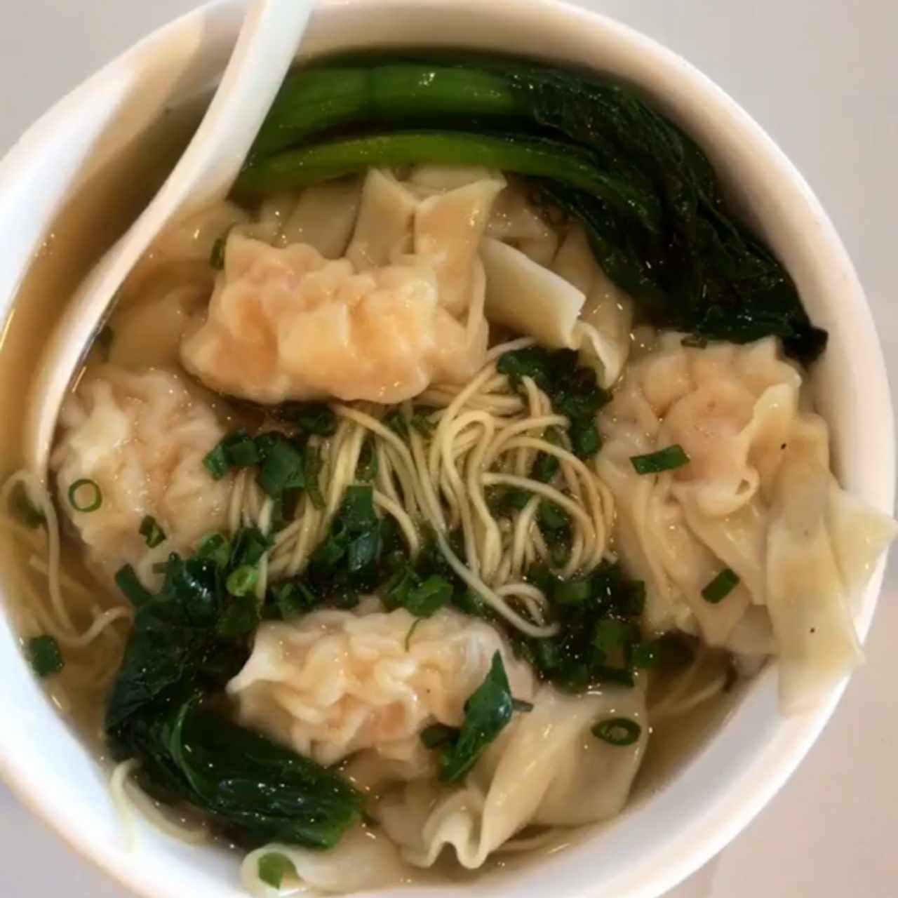 Sopa de Wanton con camarones