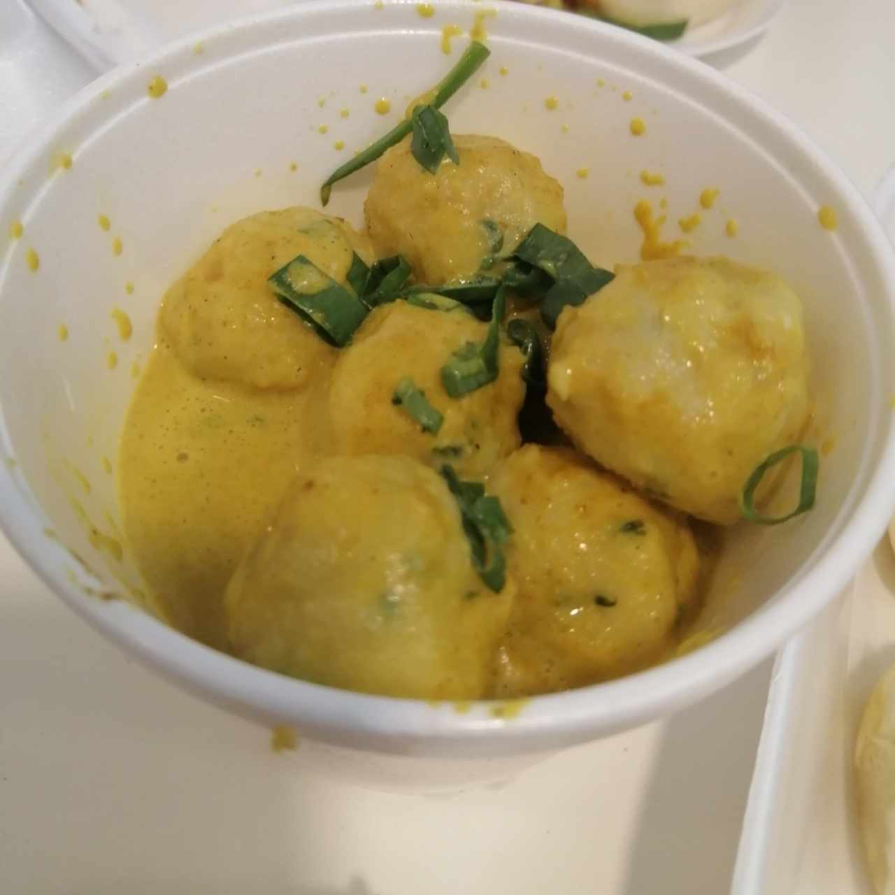 bolitas de pescado al curry