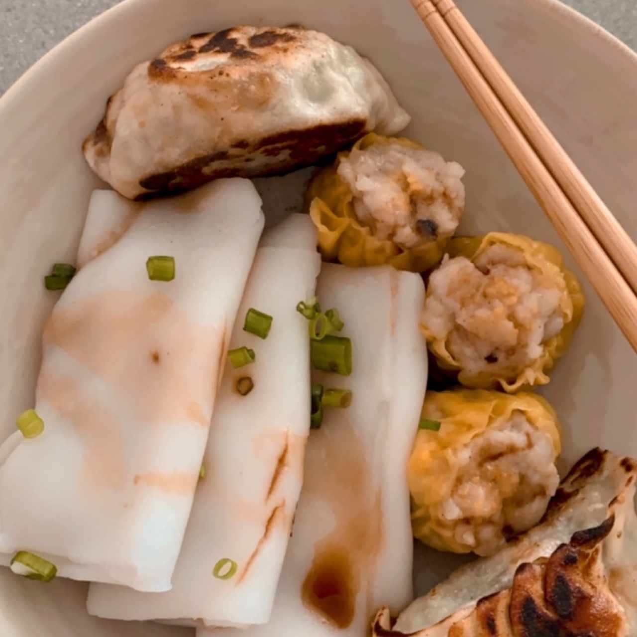 dumplings, siu mai y chee chong fun de puerco