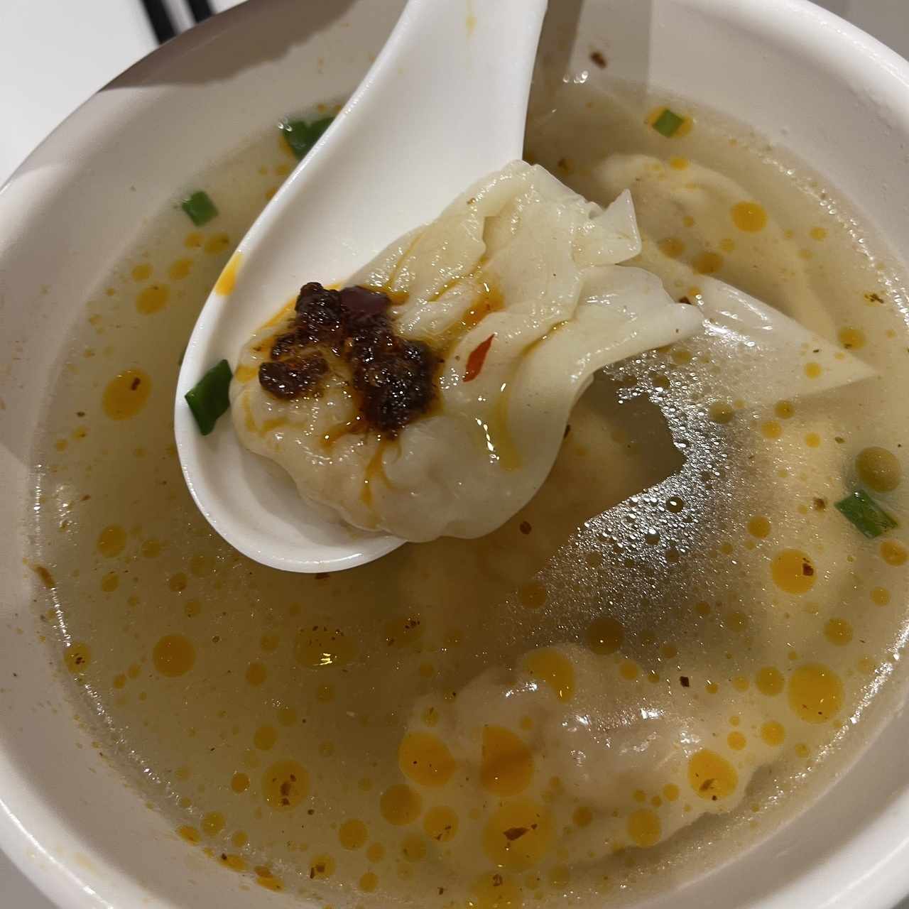 Sopa de wanton camarones