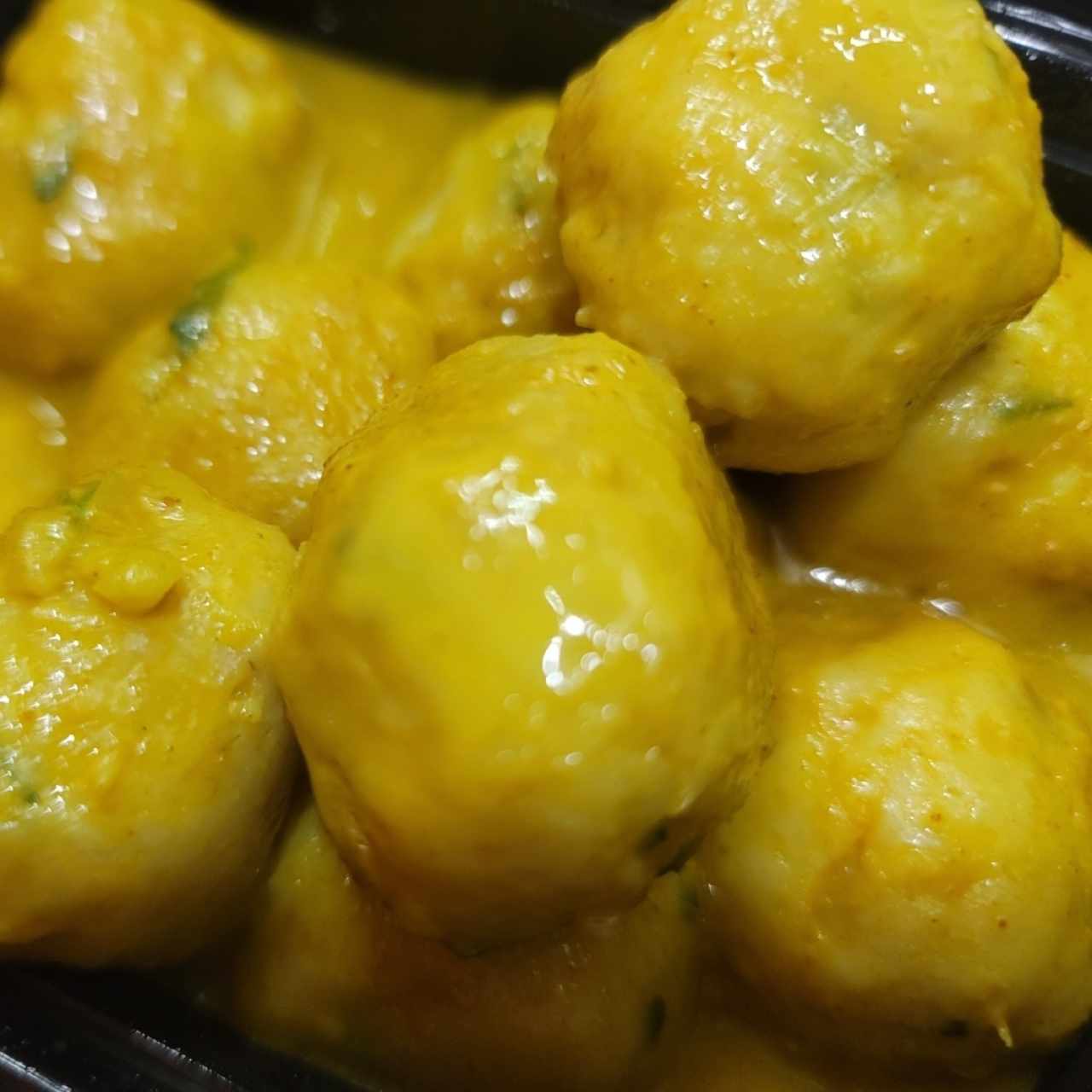 BOLITAS DE PESCADO AL CURRY