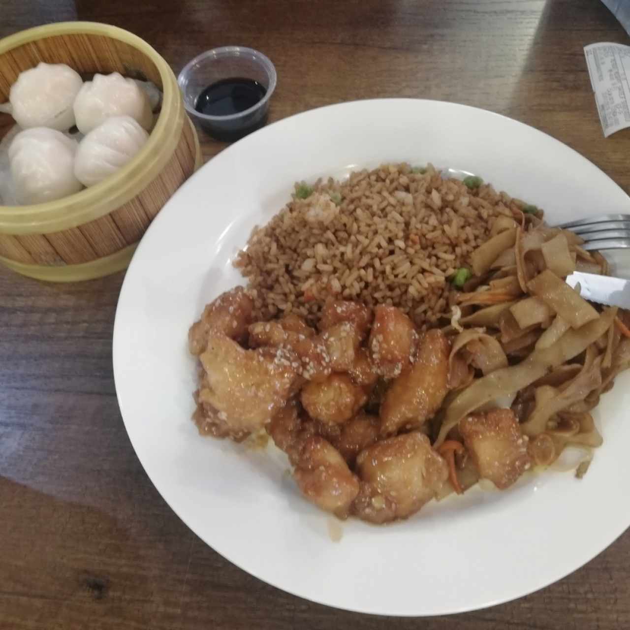 Costilla Agridulce, Arroz Frito y Tallarines