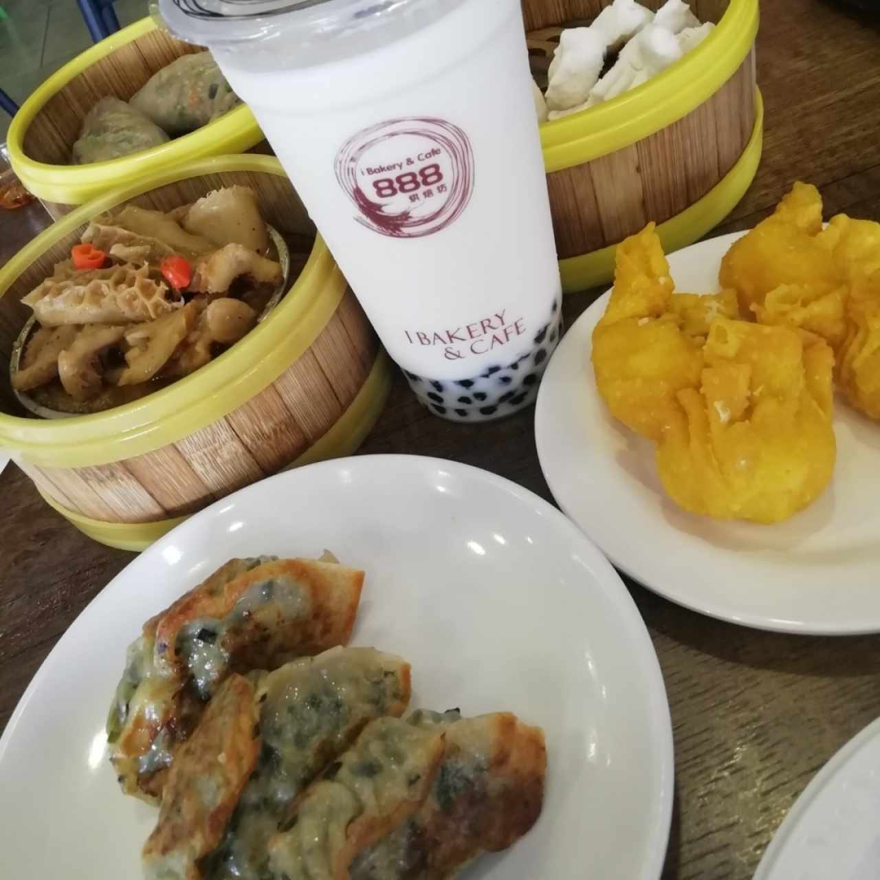 Hampao, wanton, bubble tea