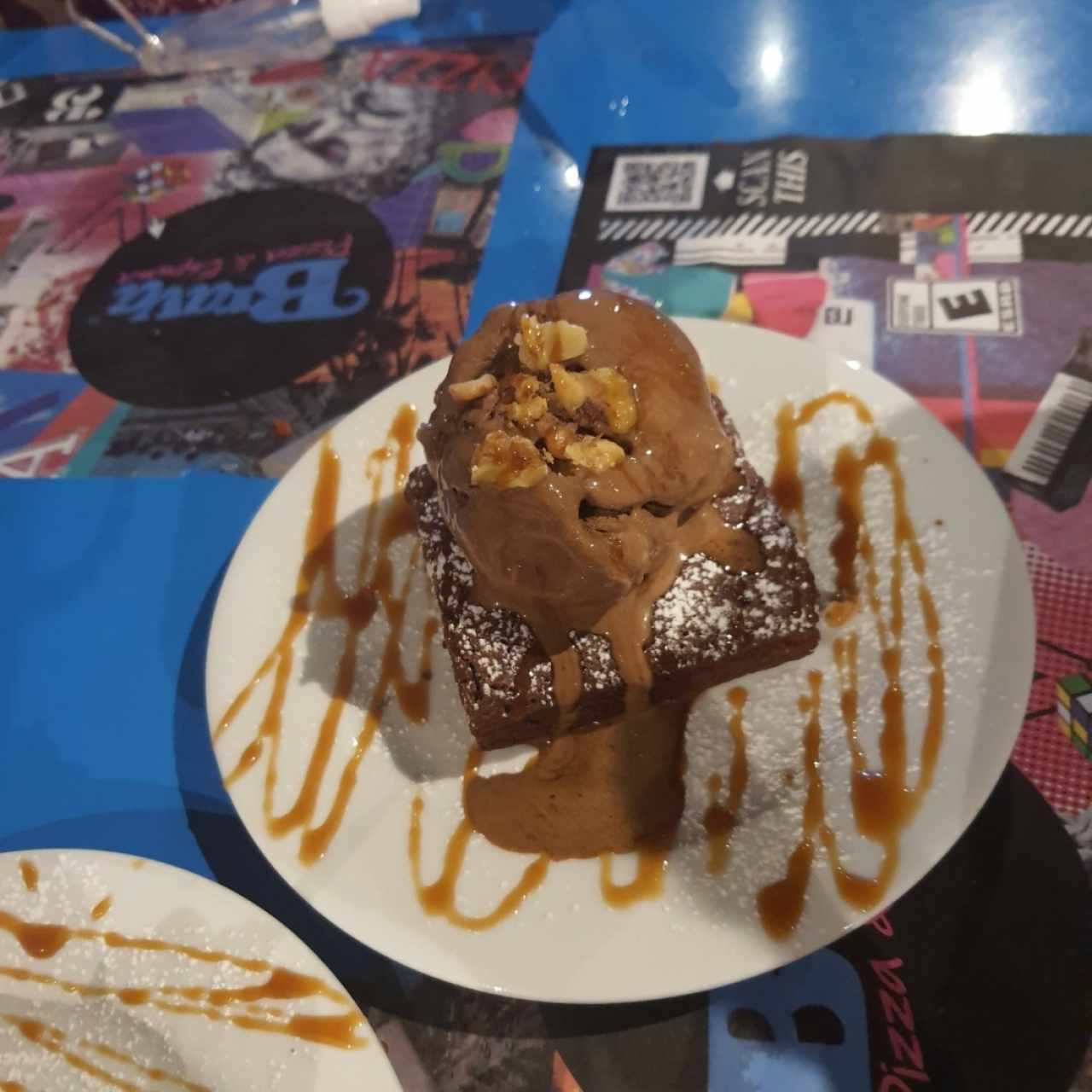 Postres - Brownie con helado