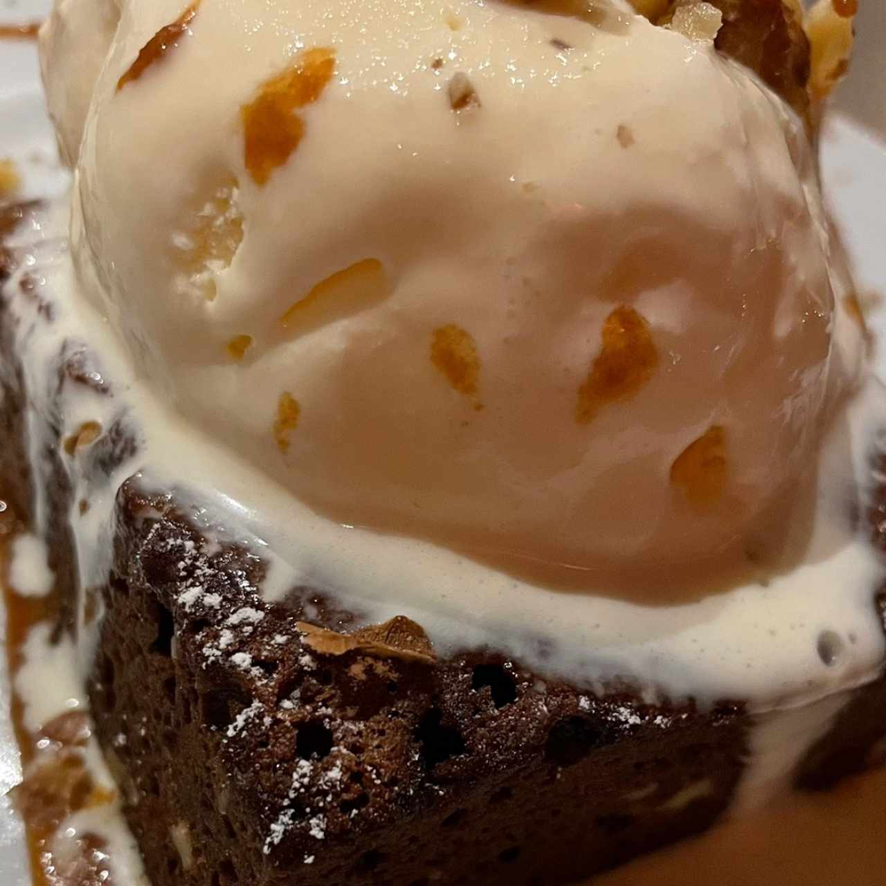 Postres - Brownie con helado