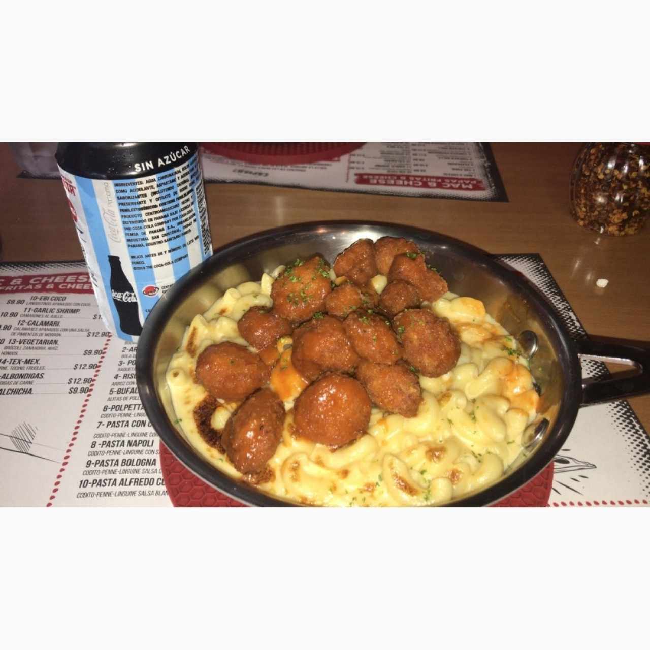 mac and cheese con albondigas