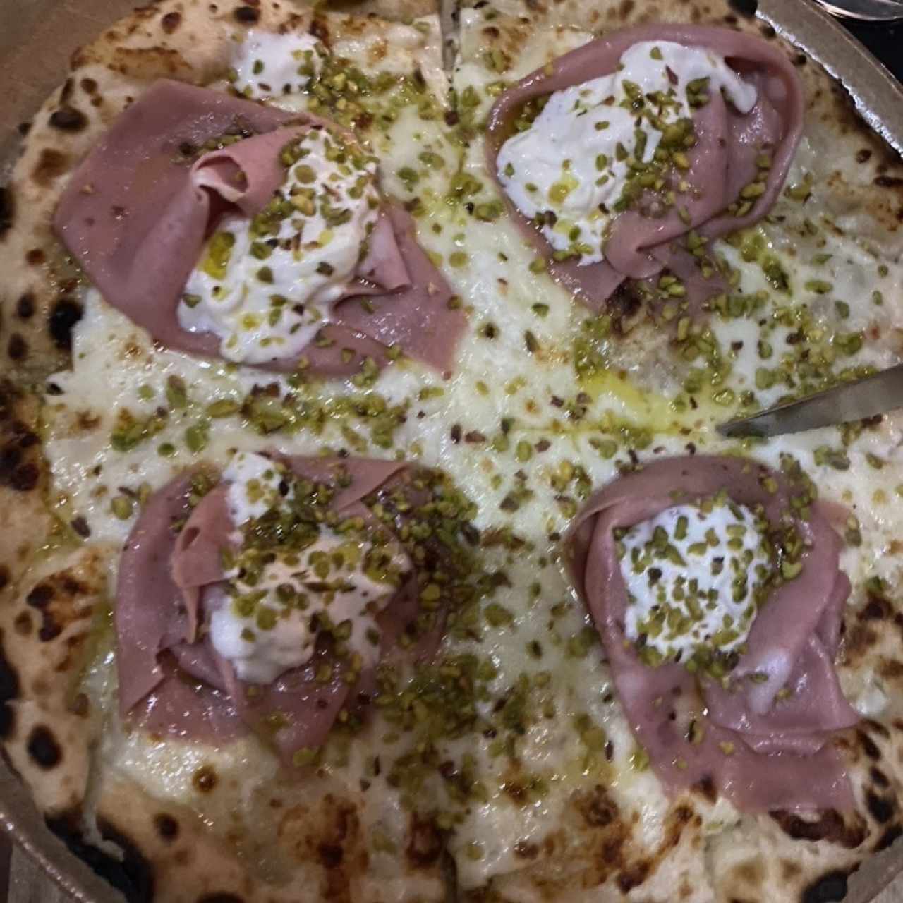 Pizza Napoletana - Mortadella e Pistacchio