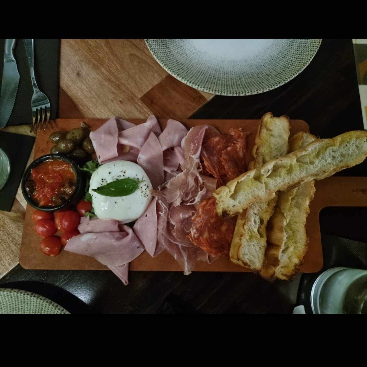 Antipasti - Burrata Antipasto Delux