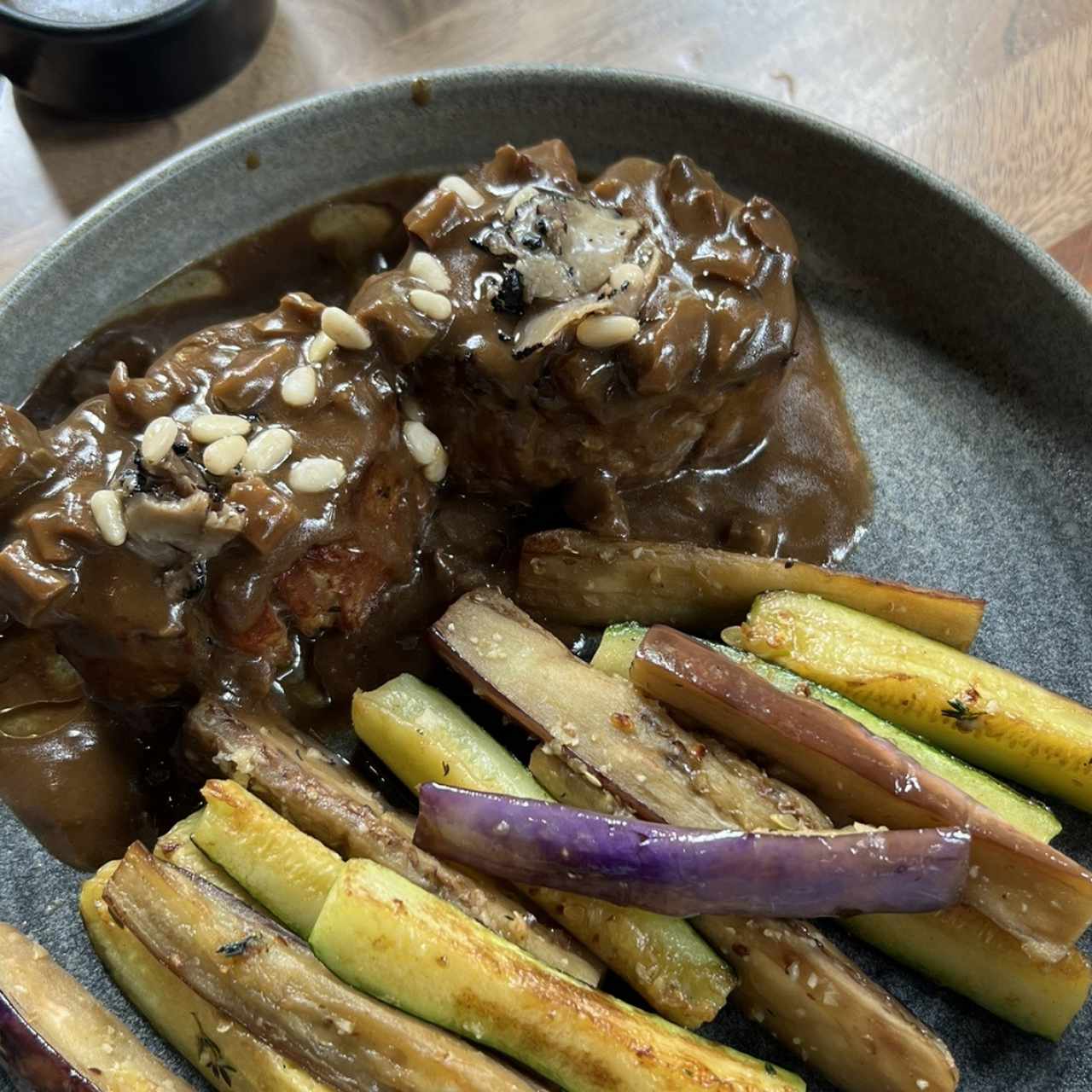 Filetto di Manzo al Boletus ,Tartufo E pinoli