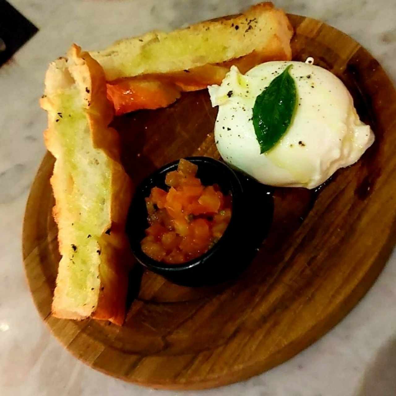 Antipasti - Burrata Semplice