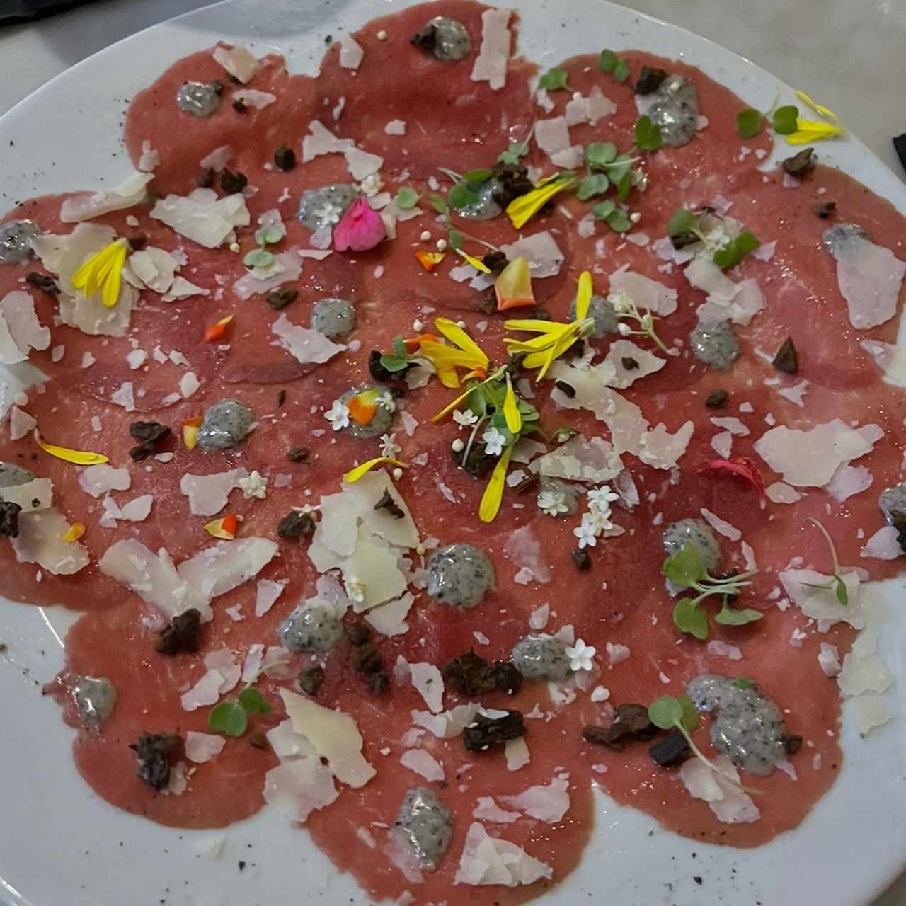 Antipasti - Carpaccio al Tartufo