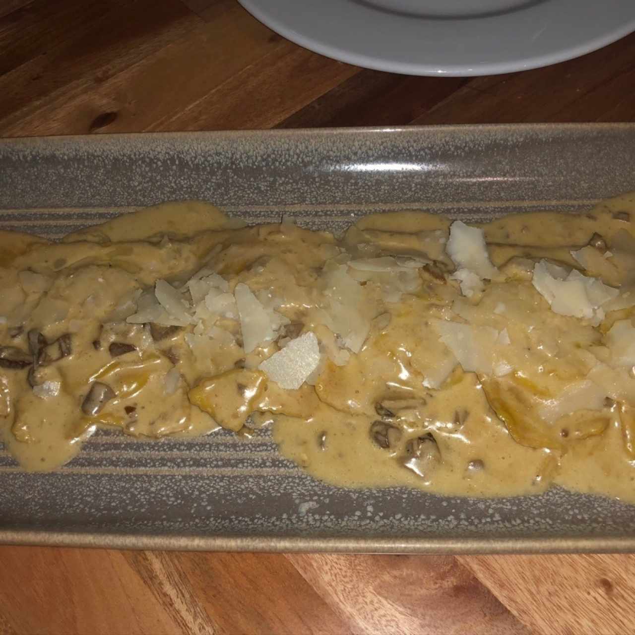 raviolis con hongos y truffa 