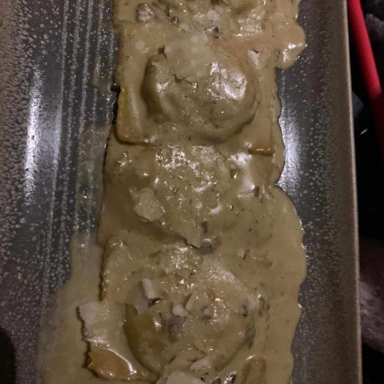 Raviolonis trufados