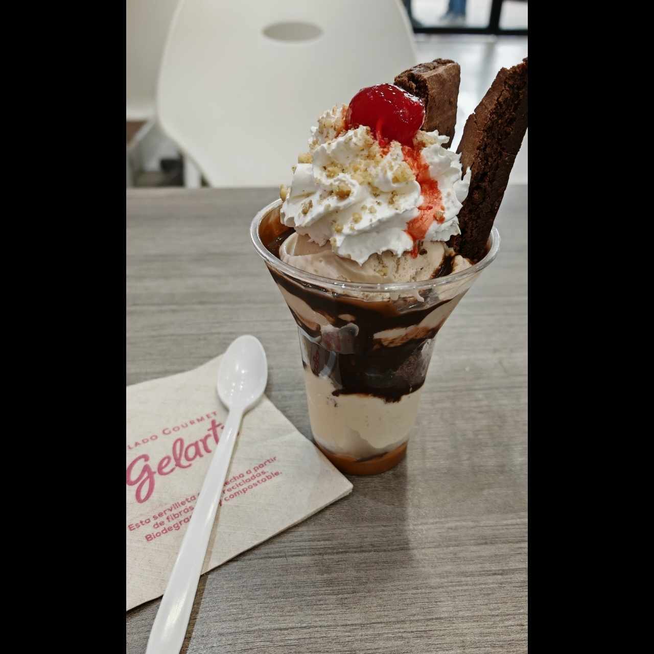 Sundae - Charlie Brownie