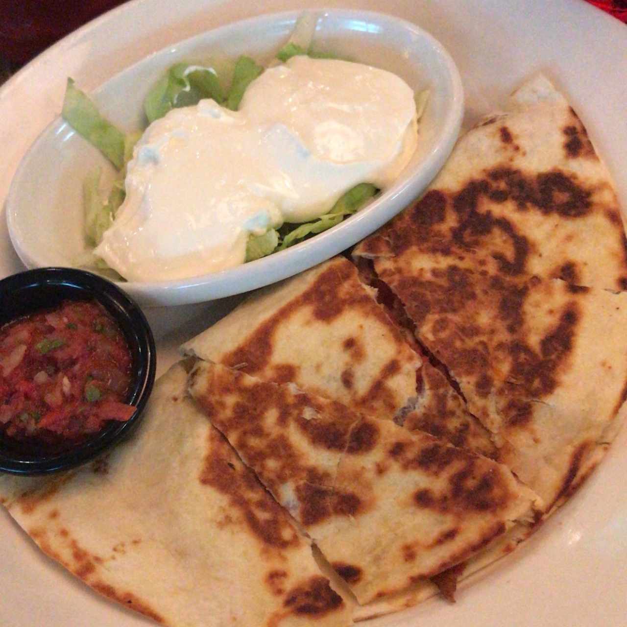 chicken quesadillas (Extra SourCream)