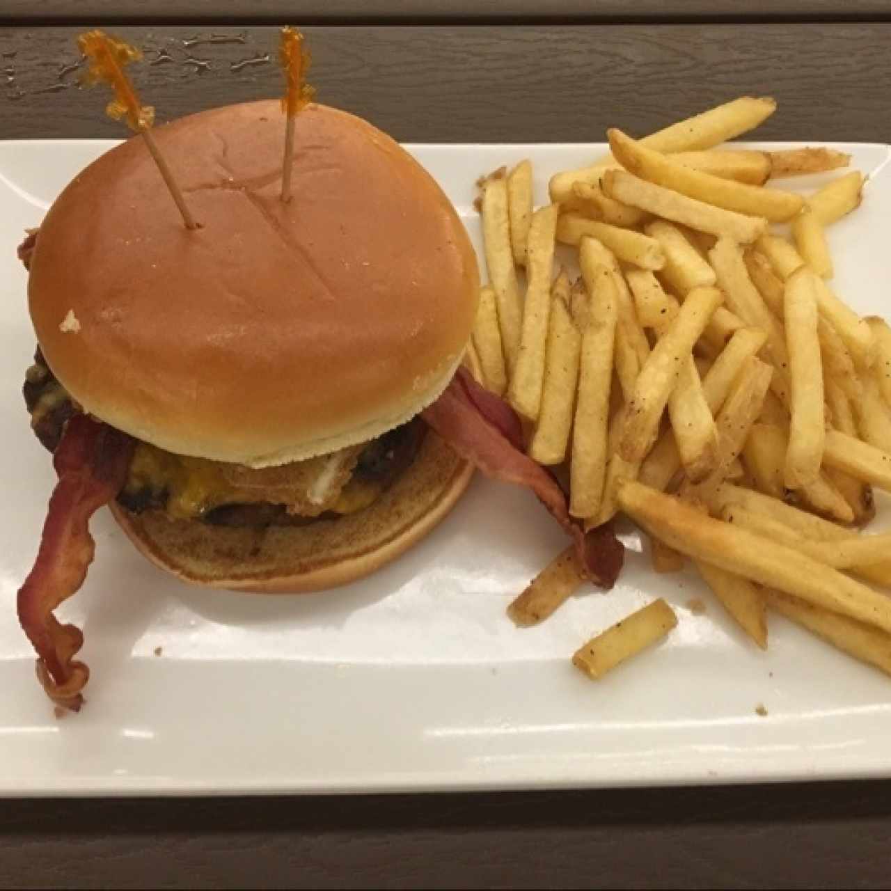 Friday’s Bacon Cheeseburguer