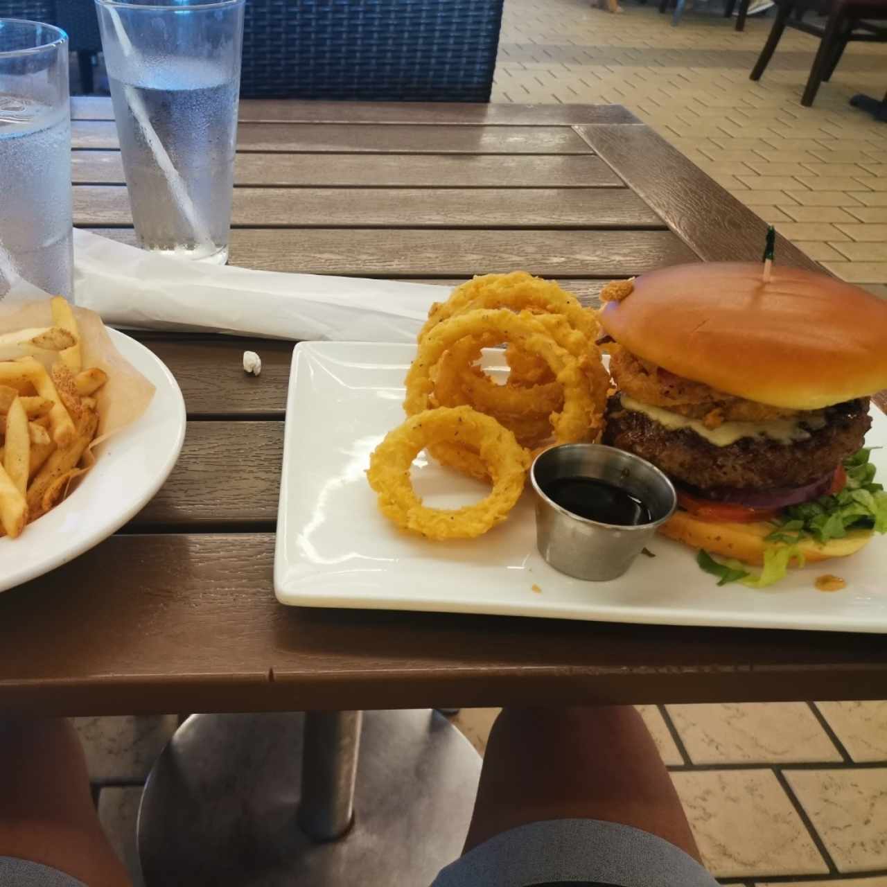 Signature burger 