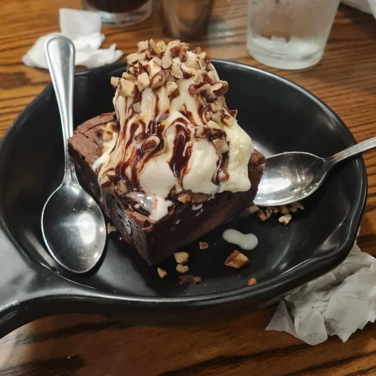 brownie con helado