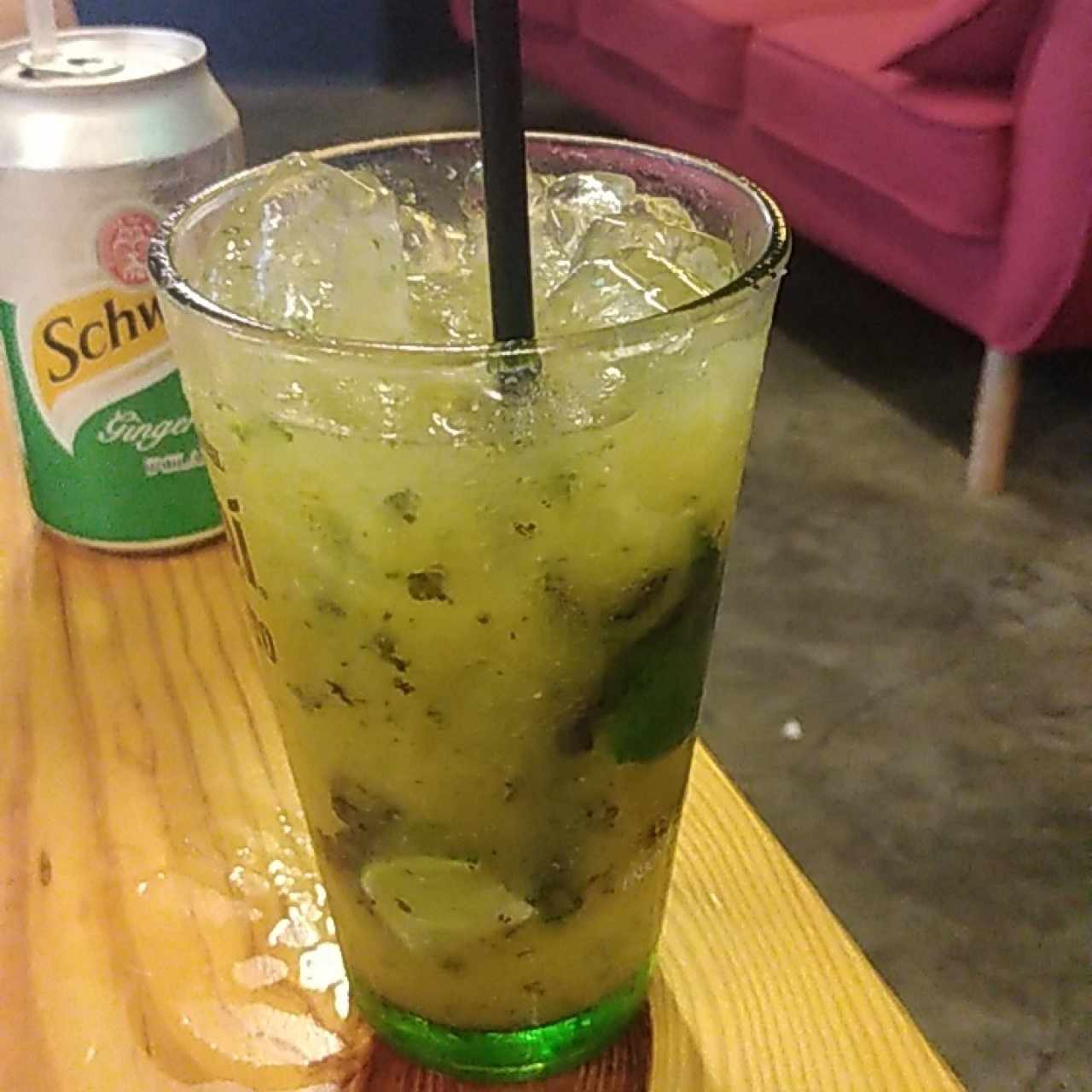 Mojito Maracuya 2x1 de 2 pm a 7 pm todos los días. 