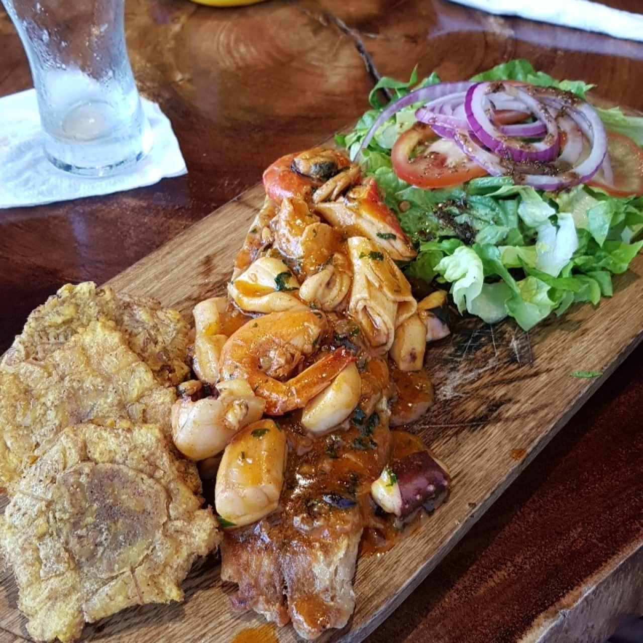 Filete de Pescado en Salsa de Mariscos