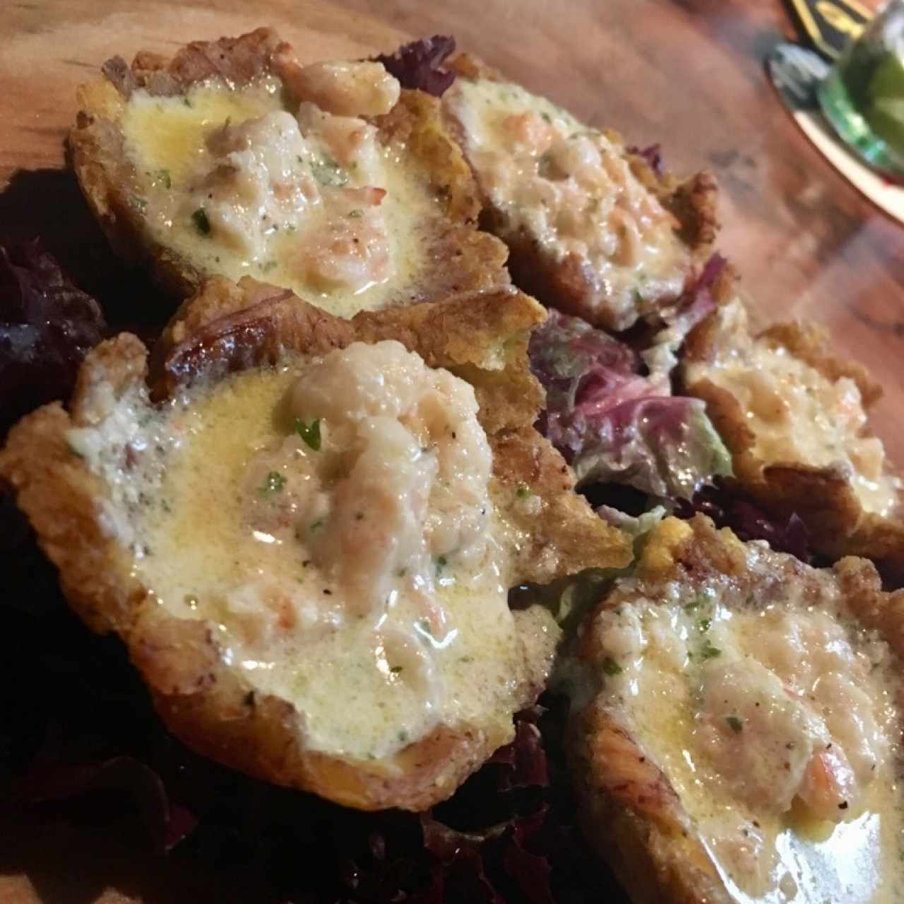 Camarones rellenos con patacones