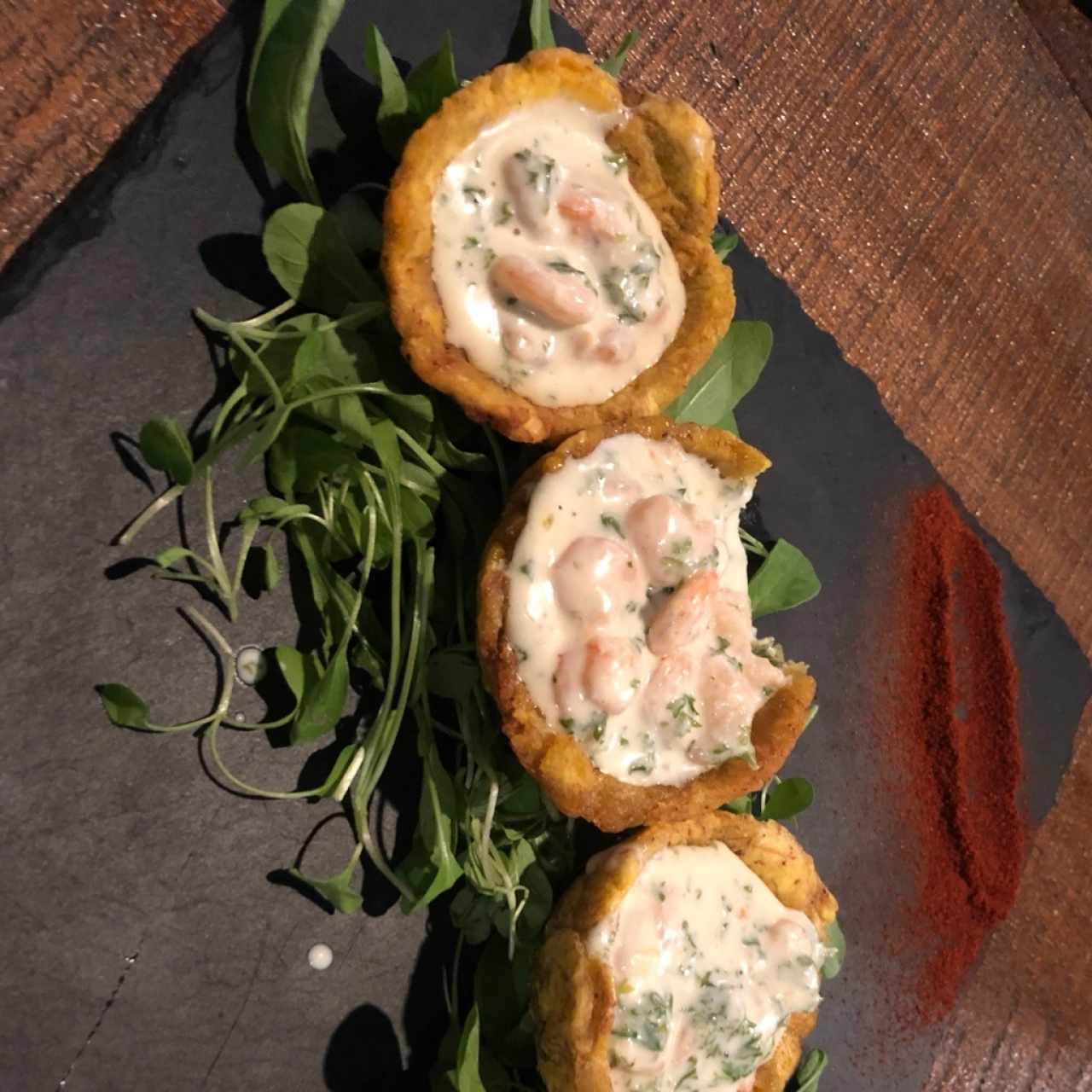 Patacón Relleno de Camarones