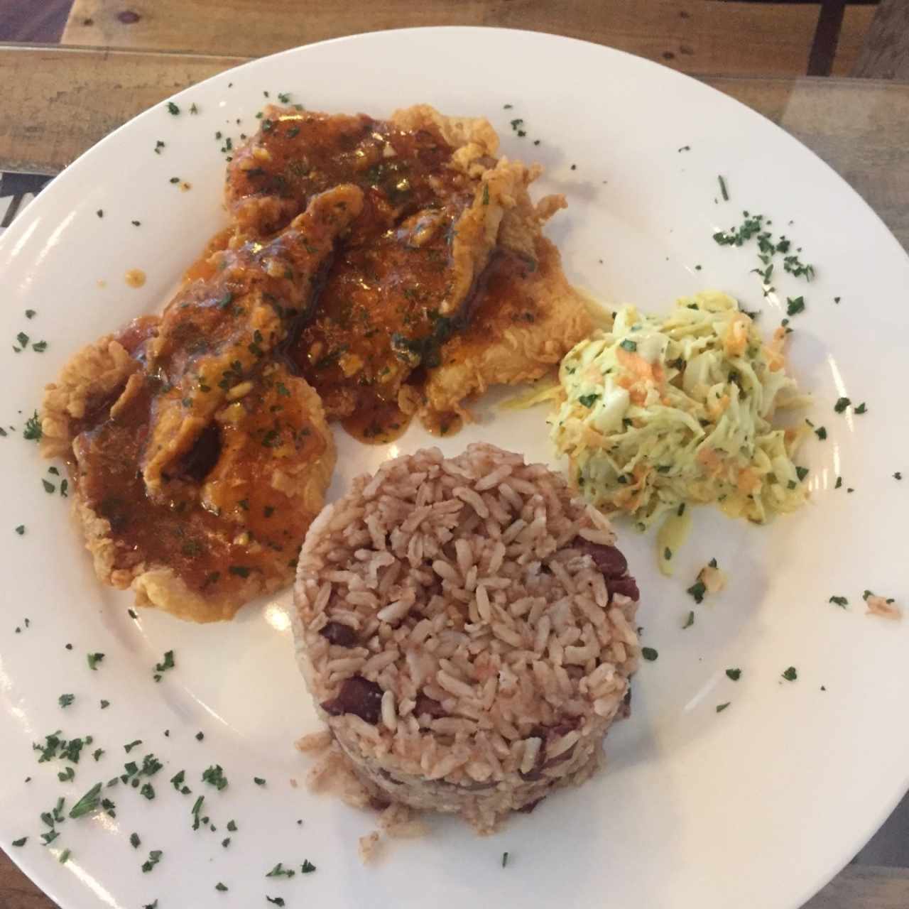 filete al ajillo con arroz con coco