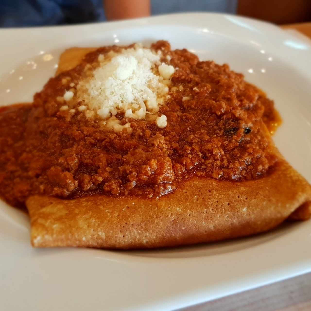 Crepa a la Bolognesa