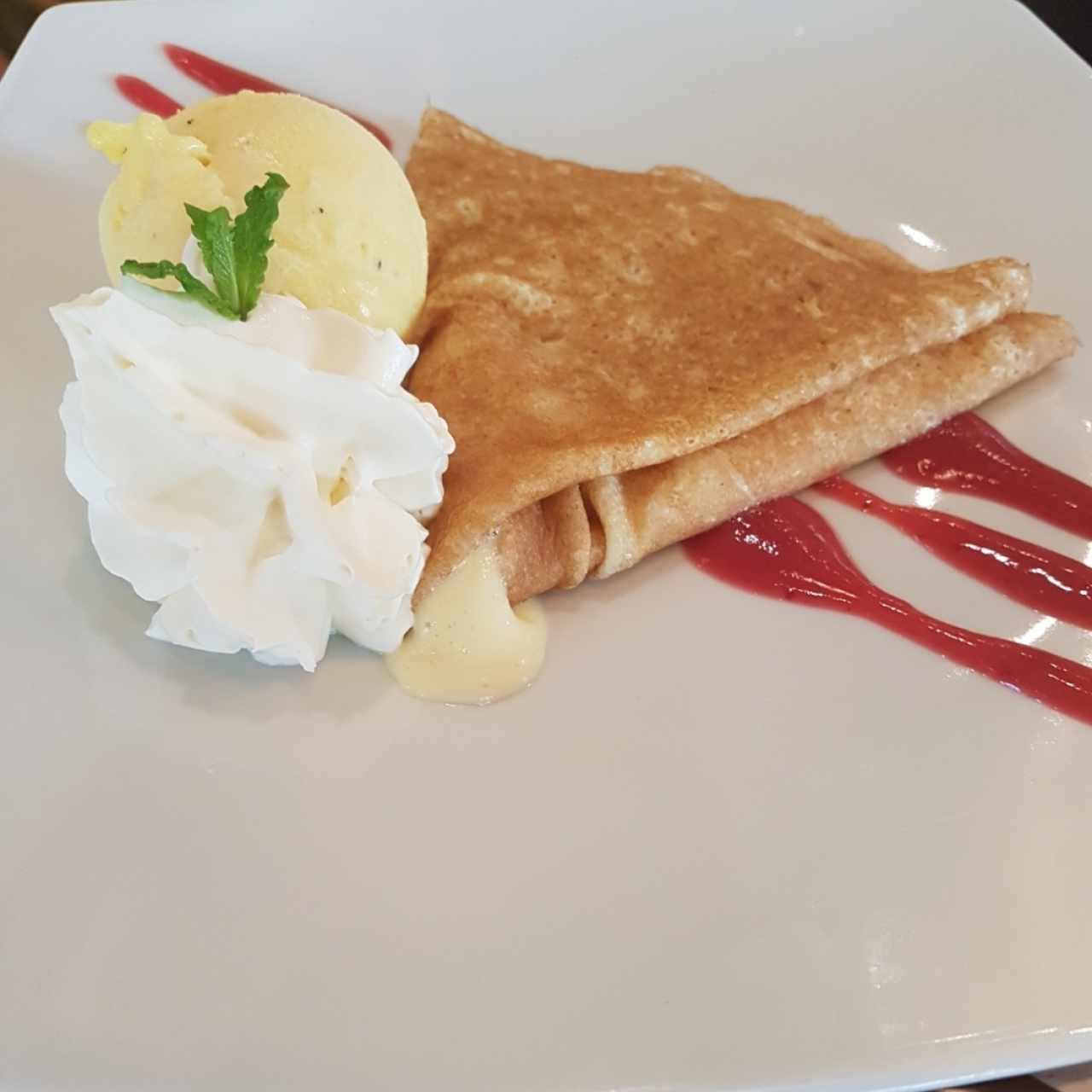 Crepé de Maracuyá+helado de maracuyá