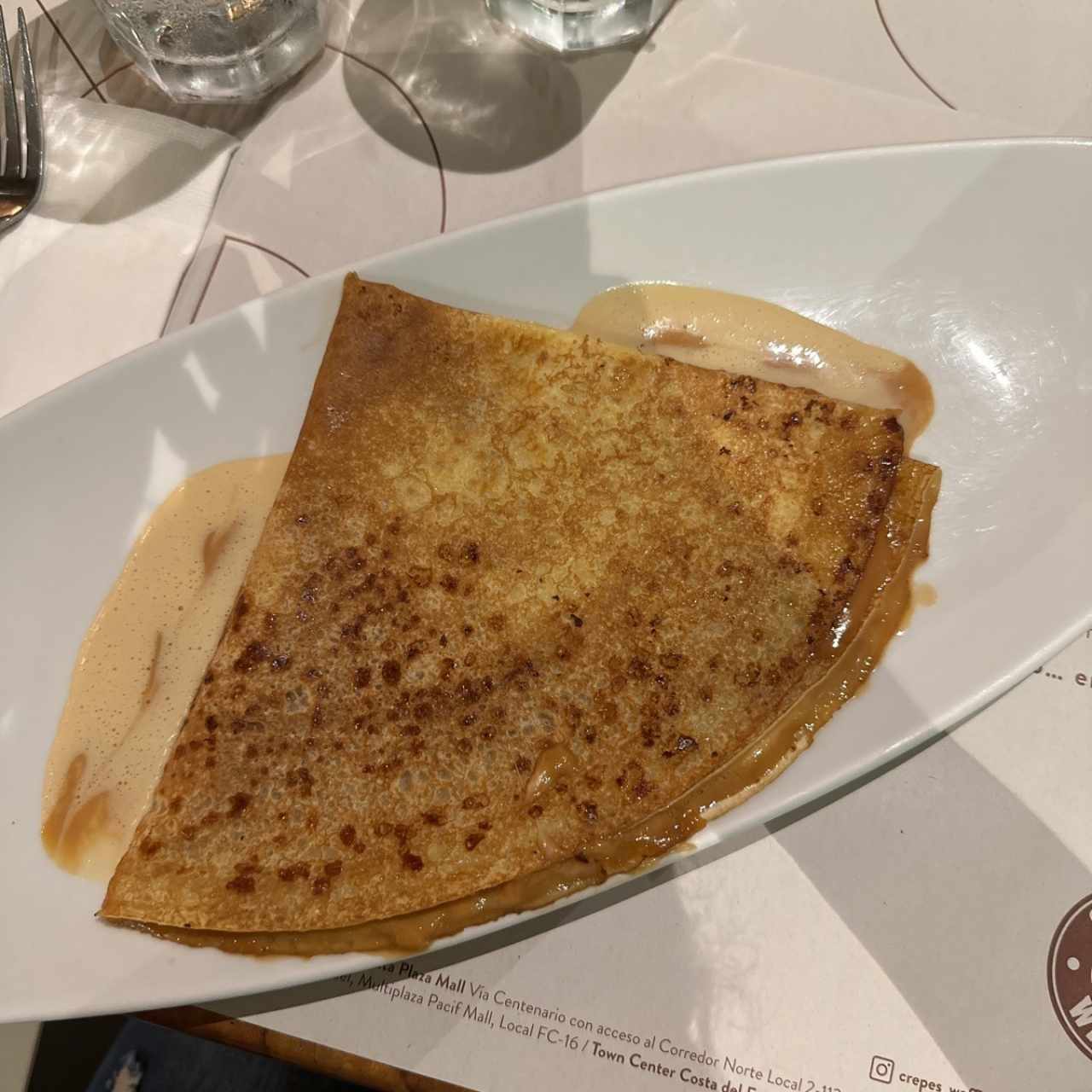 Crepe de arequipe y queso